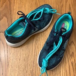 NWOT - Skechers Memory Foam Tennis Shoes -Sz 6.5